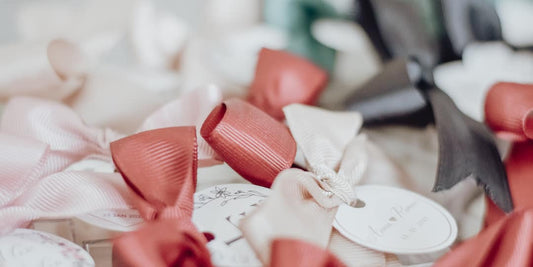 Is it customary to do wedding favors?